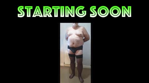Snapshot of huggie_bear69 chatting on September 29, 6:18 am Huggie Bear online show from September 29, 6:18 am