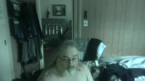 Snapshot of huggybear566 chatting on June 30, 3:13 pm lonely huggy bear online show from June 30, 3:13 pm