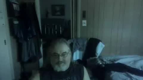Snapshot of huggybear566 chatting on July 1, 12:51 pm lonely huggy bear online show from July 1, 12:51 pm