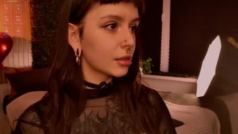 Snapshot of hugme_ chatting on February 13, 7:10 pm Mika online show from February 13, 7:10 pm