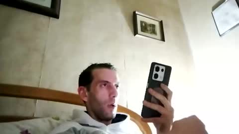 Snapshot of hugo25_xxx chatting on December 17, 1:55 am AdriBigcock online show from December 17, 1:55 am