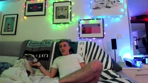 Hugo online show from December 11, 9:23 pm