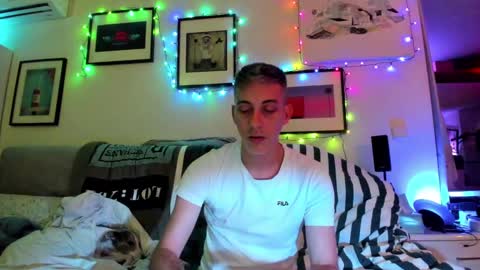 Hugo online show from December 12, 12:27 am