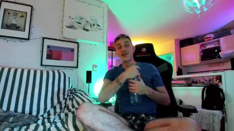 Hugo online show from December 16, 9:20 pm