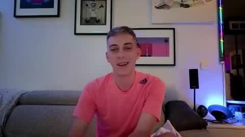 Hugo online show from February 9, 8:24 pm