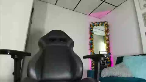 Snapshot of huila97 chatting on March 6, 1:24 am elecktra12 online show from March 6, 1:24 am