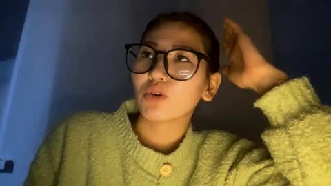 Snapshot of huimccoyle chatting on October 2, 1:40 pm Yuki online show from October 2, 1:40 pm
