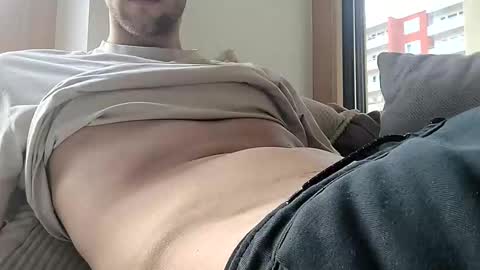 hukssss online show from March 3, 4:24 pm