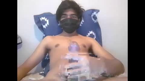 Snapshot of hulkyking1812000 chatting on January 13, 4:12 pm hulkyking1812000 online show from January 13, 4:12 pm