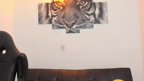 Eli online show from February 8, 12:03 am