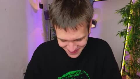 Snapshot of hun1er_steele chatting on October 15, 3:56 pm Hunter steele online show from October 15, 3:56 pm