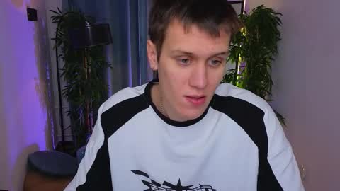 Snapshot of hun1er_steele chatting on October 16, 1:45 pm Hunter steele online show from October 16, 1:45 pm