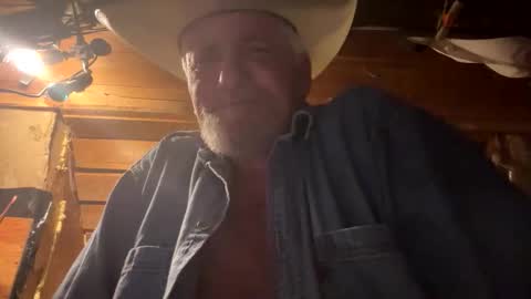 hung34u online show from March 17, 9:45 am