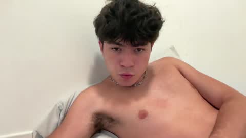 Snapshot of hungc0llegejock chatting on June 14, 10:23 pm hungc0llegejock online show from June 14, 10:23 pm