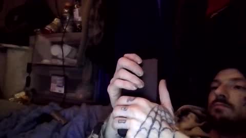 Snapshot of hungcocklg chatting on December 17, 2:06 am hungcocklg online show from December 17, 2:06 am