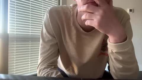 Snapshot of hungjohn222 chatting on March 23, 9:19 pm hungjohn222 online show from March 23, 9:19 pm