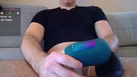 Snapshot of hungking10xl chatting on October 27, 8:40 am hungking10xl online show from October 27, 8:40 am