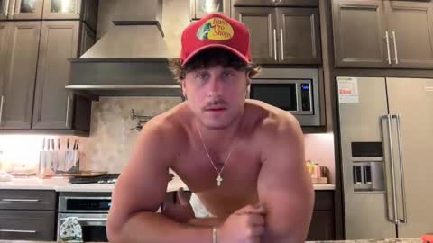 Snapshot of hungkingg22 chatting on May 22, 3:39 pm hungkingg22 online show from May 22, 3:39 pm