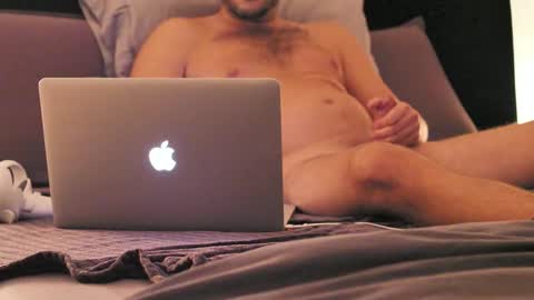 Snapshot of hungm4fun101 chatting on October 25, 3:03 am hungm4fun101 online show from October 25, 3:03 am