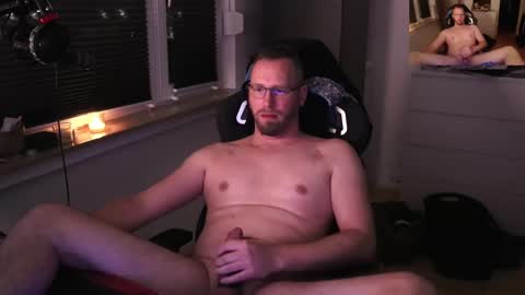 Snapshot of hungry_26 chatting on February 19, 7:16 pm hungry_26 online show from February 19, 7:16 pm