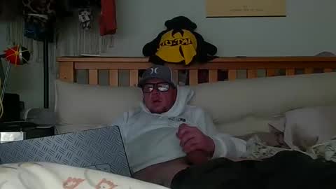 HuingsingleDad79 online show from April 3, 5:22 pm