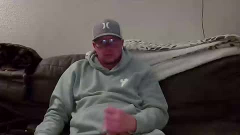 Snapshot of hungsingledad79 chatting on April 6, 5:41 am HuingsingleDad79 online show from April 6, 5:41 am