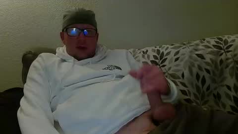 Snapshot of hungsingledad79 chatting on April 24, 8:06 am HuingsingleDad79 online show from April 24, 8:06 am