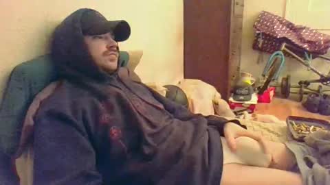 Snapshot of hungsubbb chatting on December 17, 3:12 am Boi online show from December 17, 3:12 am