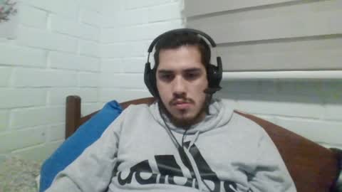 Snapshot of hungweeb chatting on December 7, 2:31 am Rod online show from December 7, 2:31 am