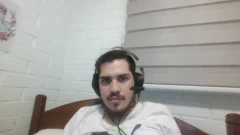 Snapshot of hungweeb chatting on December 7, 5:37 am Rod online show from December 7, 5:37 am