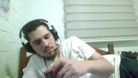 Snapshot of hungweeb chatting on December 9, 1:18 am Rod online show from December 9, 1:18 am
