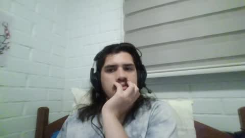 Snapshot of hungweeb chatting on December 14, 5:51 am Rod online show from December 14, 5:51 am