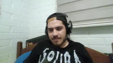 Snapshot of hungweeb chatting on January 17, 1:47 am Rod online show from January 17, 1:47 am