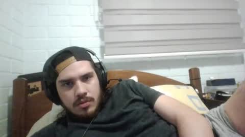 Snapshot of hungweeb chatting on February 2, 3:32 am Rod online show from February 2, 3:32 am