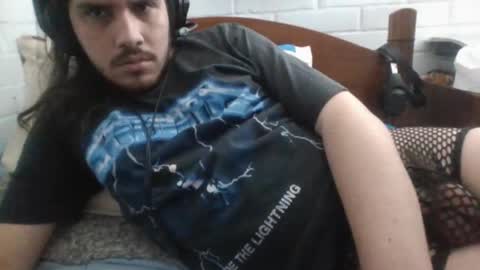 Snapshot of hungweeb chatting on March 1, 2:59 am Rod online show from March 1, 2:59 am