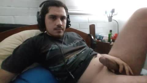 Snapshot of hungweeb chatting on March 12, 3:24 am Rod online show from March 12, 3:24 am