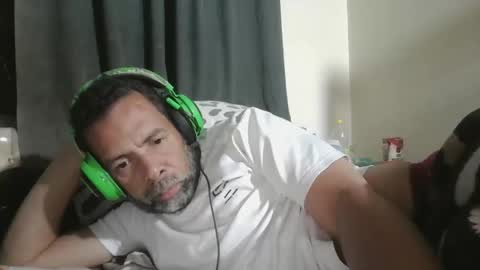 hungwolfchaser online show from April 4, 1:15 am