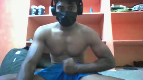 Snapshot of hunk_dominant chatting on February 9, 7:34 am hunk_dominant online show from February 9, 7:34 am
