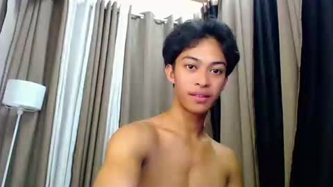 hunk_edward online show from June 3, 8:06 am