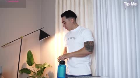 hunk_ryan online show from October 31, 12:28 pm