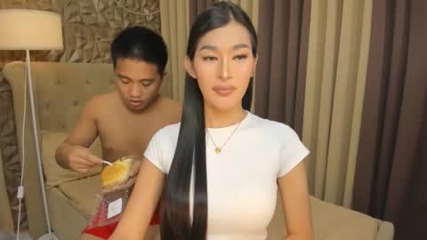 hunkhomerontop online show from November 11, 9:09 am