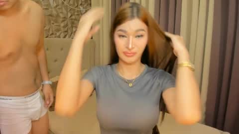 hunkhomerontop online show from April 21, 9:26 am