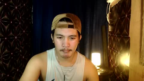 hunkylloyd online show from December 8, 9:35 am