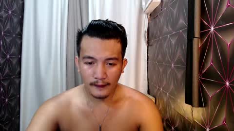 hunkylloyd online show from February 26, 5:09 am