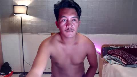 hunkylloyd online show from March 31, 5:08 am