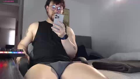 Snapshot of hunter_of_mn chatting on September 25, 1:37 pm online show from September 25, 1:37 pm