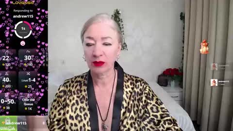 Snapshot of hunters_woman chatting on February 17, 5:15 am Irena online show from February 17, 5:15 am