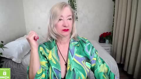 Snapshot of hunters_woman chatting on March 4, 11:11 pm Irena online show from March 4, 11:11 pm