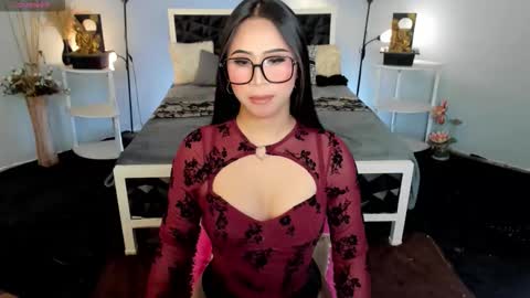 HELLO HANNAH IS BACK online show from November 28, 1:30 am