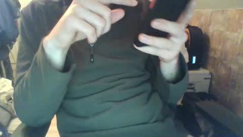 Snapshot of hunting_007 chatting on January 22, 5:38 pm hunting_007 online show from January 22, 5:38 pm